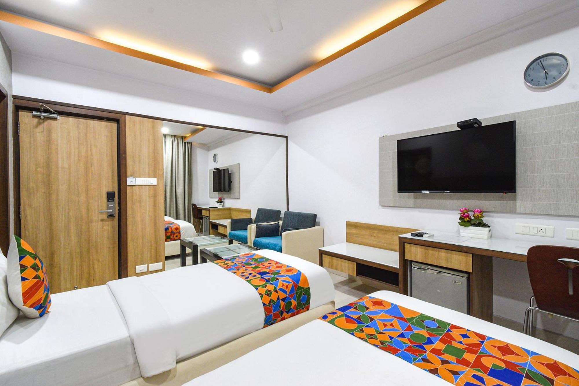 Fabhotel Aditya Homes - Nr Isb, Gachibowli Hyderabad Exteriör bild
