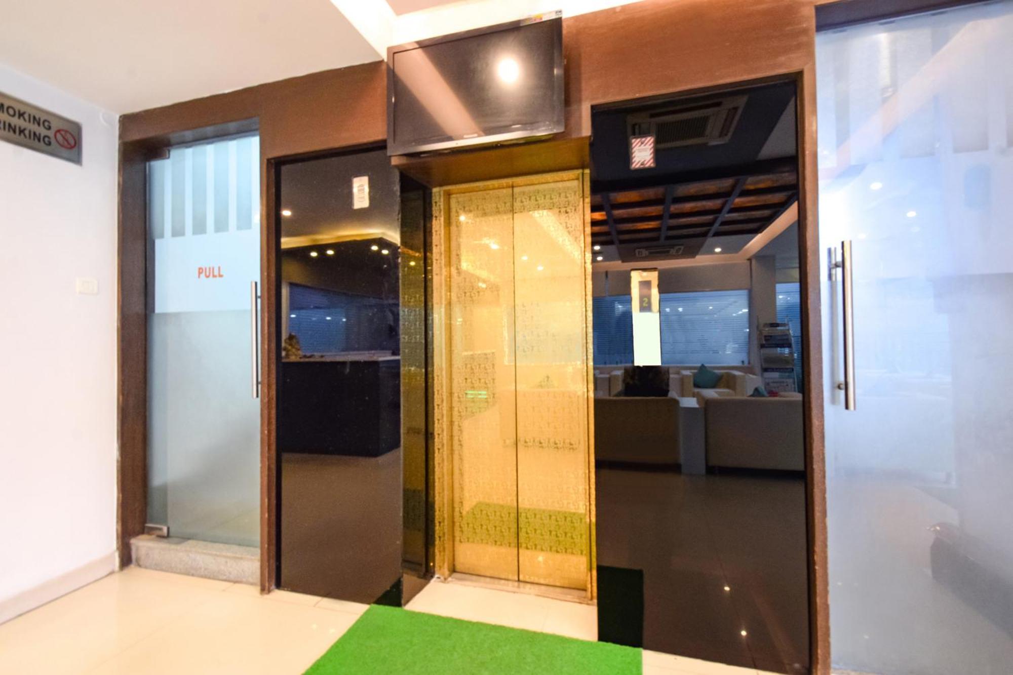 Fabhotel Aditya Homes - Nr Isb, Gachibowli Hyderabad Exteriör bild